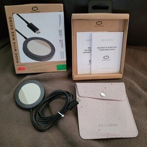 Nike Grind Decoded Magnetic Wireless Charging Puck 15W MagSafe Qi USB-C Cable
